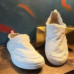 Vionic Beach Malibu Canvas Slip-on Sneakers